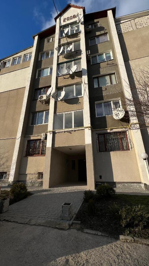 Просторі Та Комфортні Апартаменти «Д.І.М.» Kamianets-Podilskyi Εξωτερικό φωτογραφία